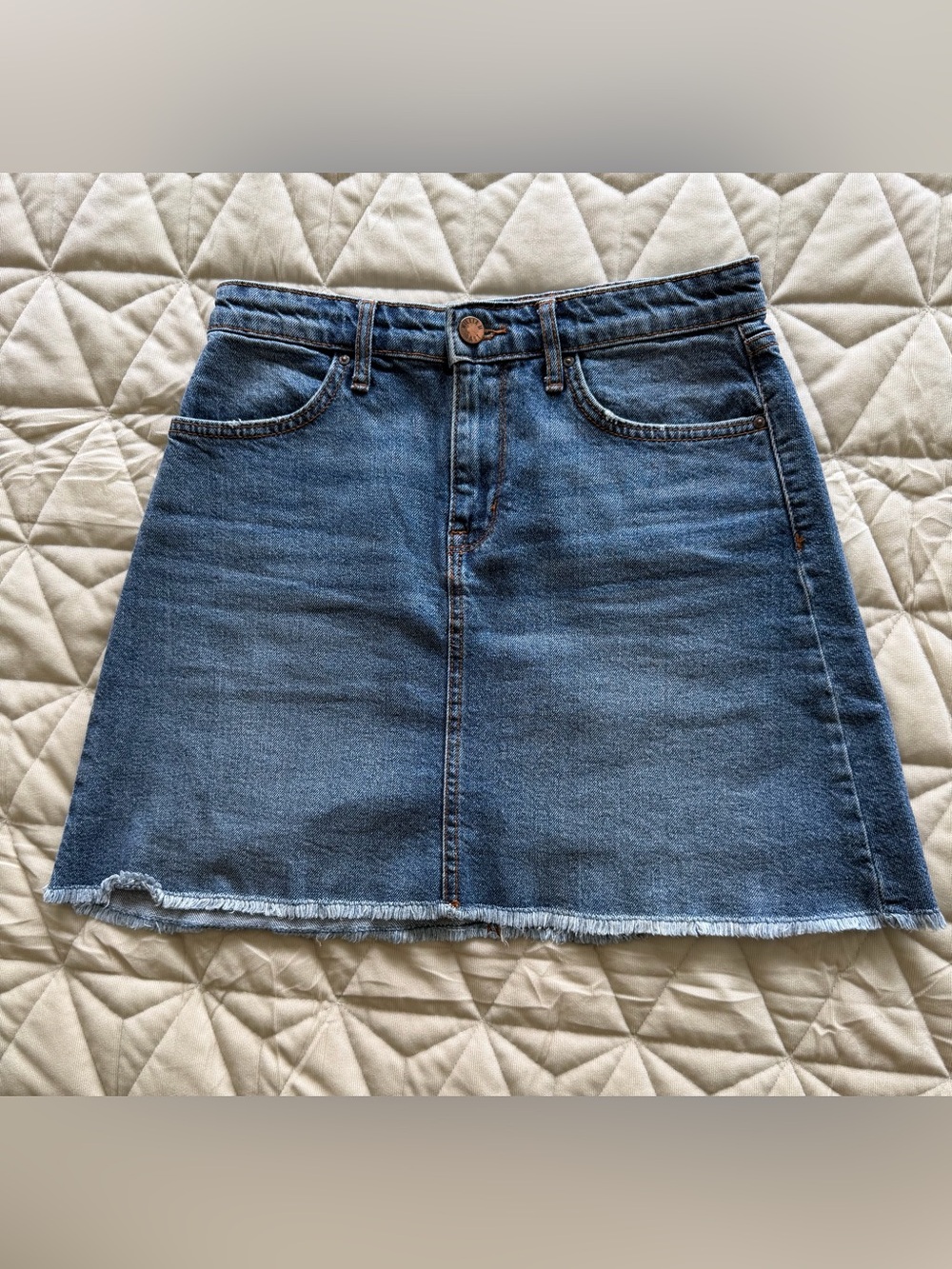William Rast Washed Blue Denim A-Line Mini Skirt with Raw Hem – Size 26 junior - Picture 4 of 5